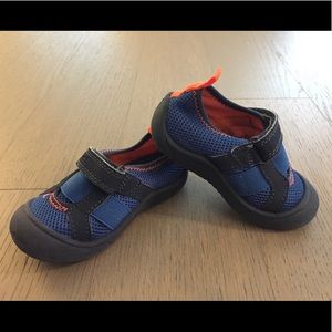 Mesh water shoes size 6M toddler
